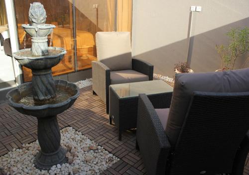 Orient House 2*