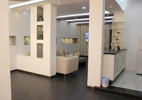 Orient House 2*