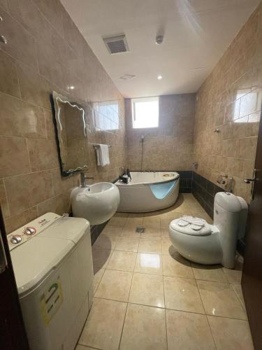 Orient House 2*