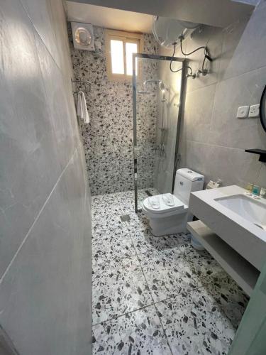 Orient House 2*