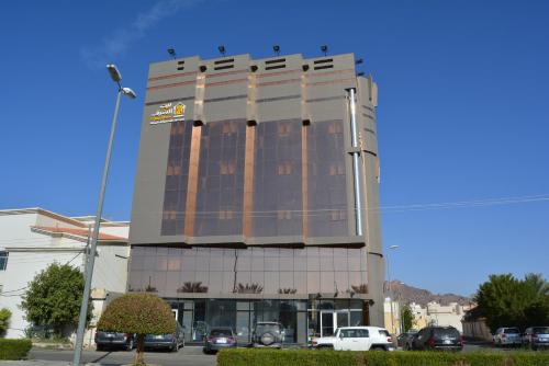 Orient House 2*