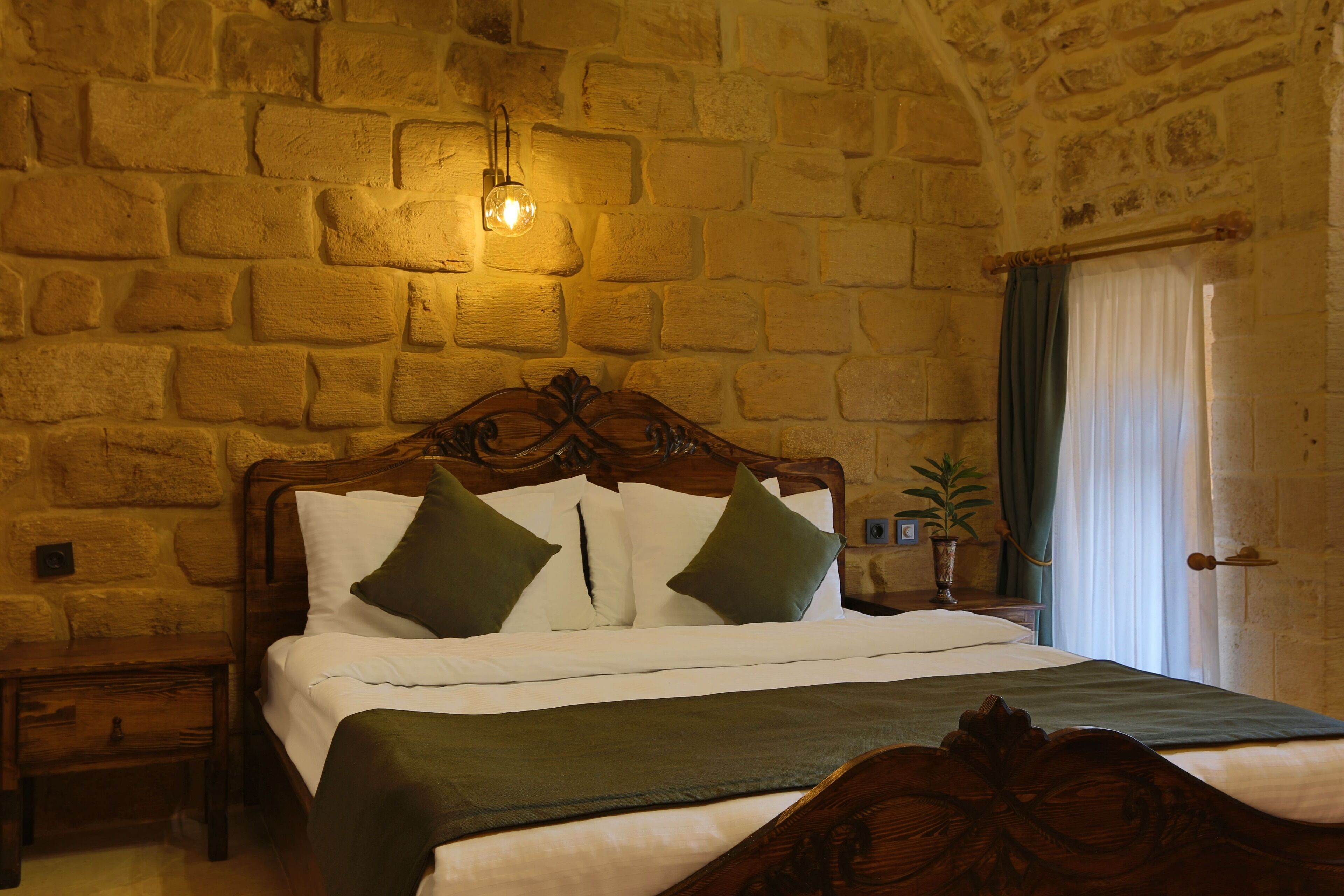 ARYAN OTEL 0*