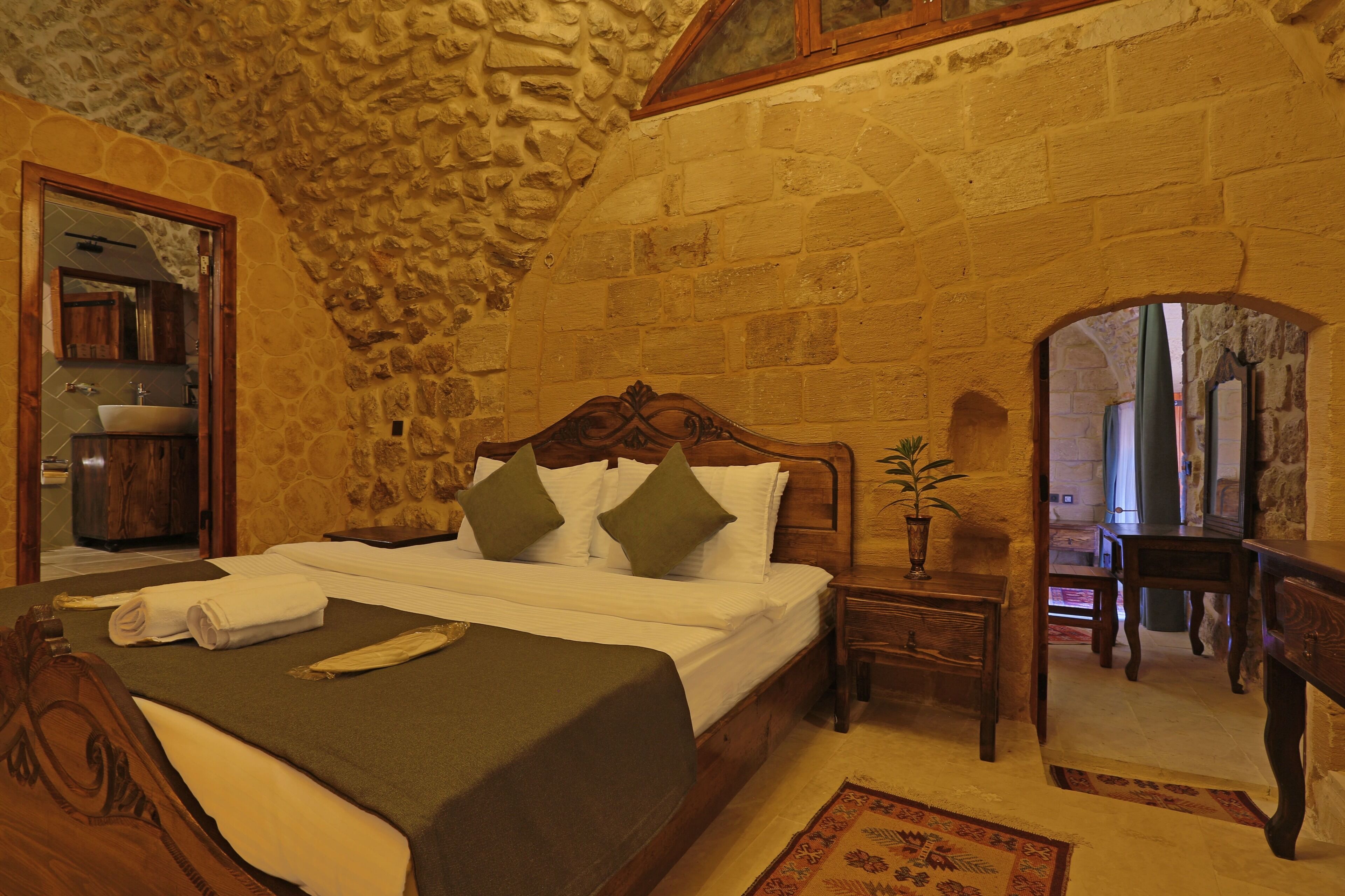 ARYAN OTEL 0*