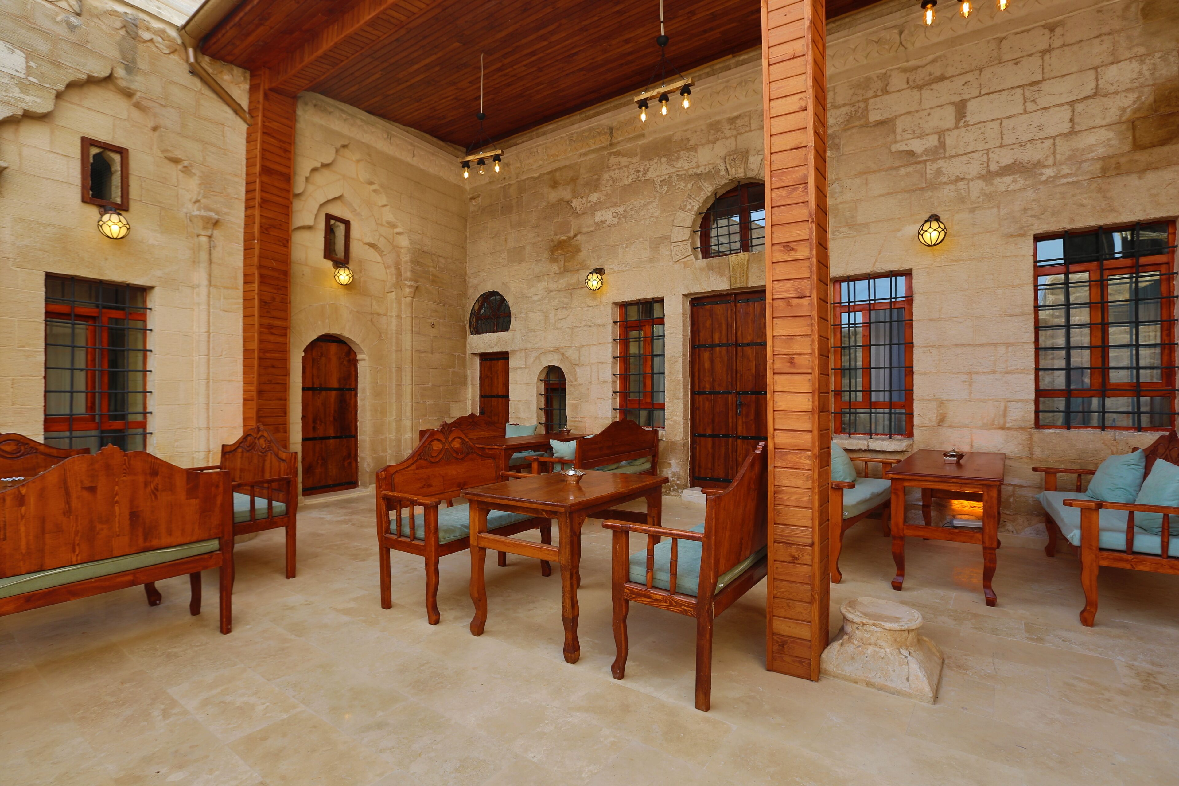 ARYAN OTEL 0*