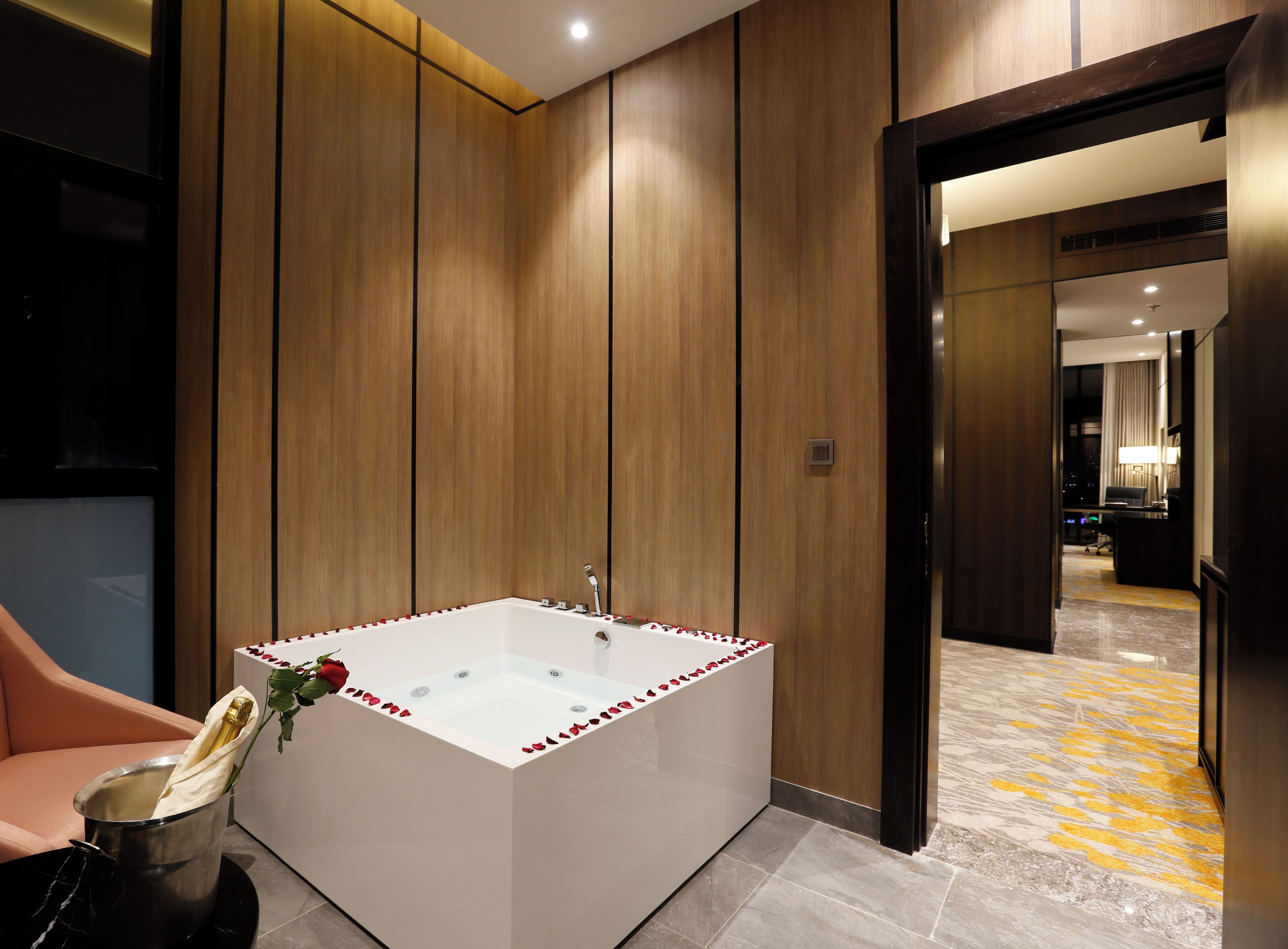 Freesia Hotel 0*