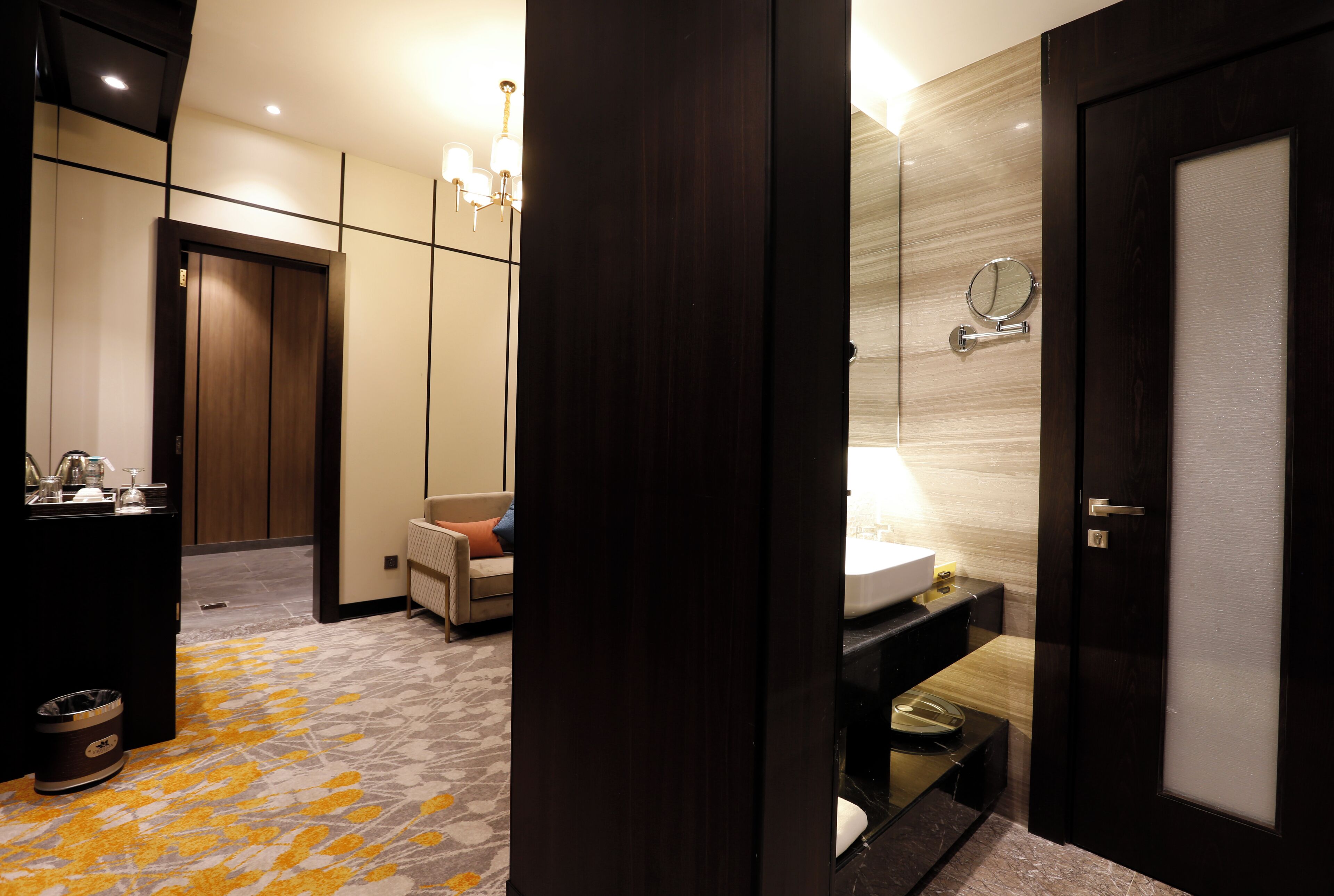 Freesia Hotel 0*