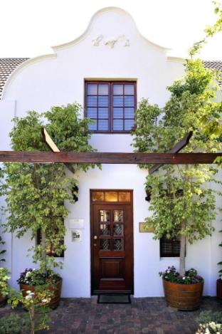 Gable Manor by Neighbourgood 4*