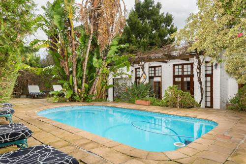 Gable Manor by Neighbourgood 4*