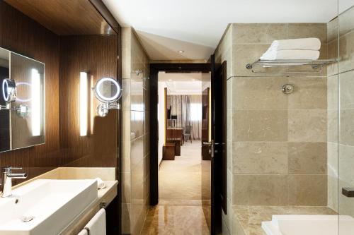 Radisson Blu Hotel & Convention Center, Tunis 4*