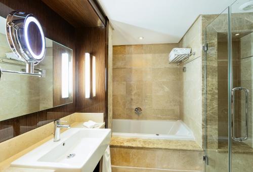 Radisson Blu Hotel & Convention Center, Tunis 4*