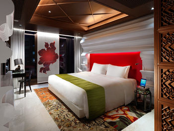 Mira Moon Hong Kong 5*