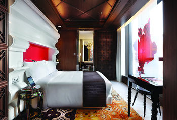 Mira Moon Hong Kong 5*