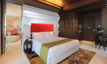 Mira Moon Hong Kong 5*