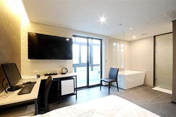 Queens Hotel Seomyeon Busan 3*