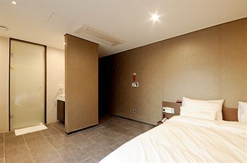 Queens Hotel Seomyeon Busan 3*