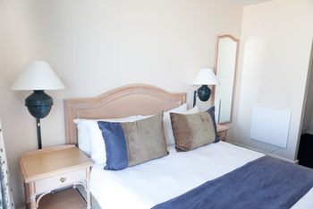 Dolphin Beach Hotel 4*