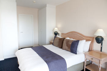 Dolphin Beach Hotel 4*