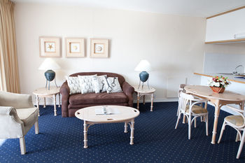 Dolphin Beach Hotel 4*