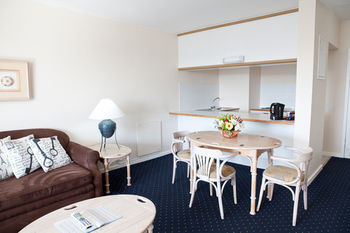Dolphin Beach Hotel 4*
