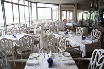 Dolphin Beach Hotel 4*