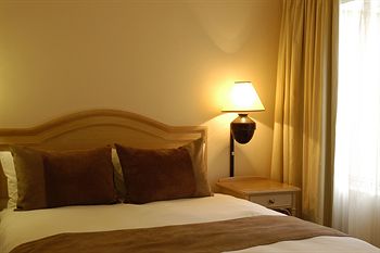 Dolphin Beach Hotel 4*