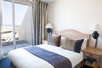 Dolphin Beach Hotel 4*