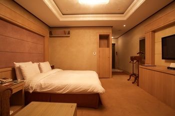 Koryo Hotel 3*