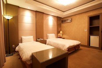 Koryo Hotel 3*