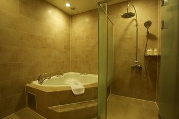 Koryo Hotel 3*