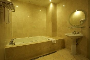 Koryo Hotel 3*