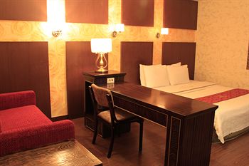 Amour Hotel 3*