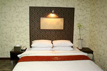 Amour Hotel 3*