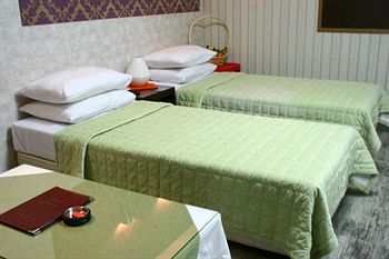 Amour Hotel 3*