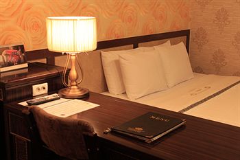 Amour Hotel 3*