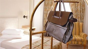 Apollo Hotel 3*