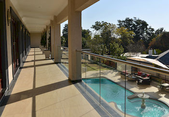 Inn & Out Plus Craighall 4*