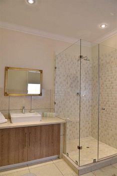 Inn & Out Plus Craighall 4*
