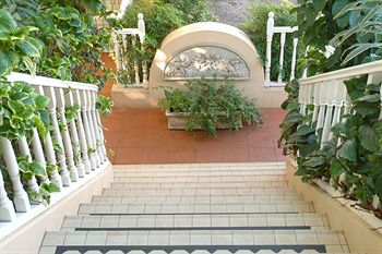 Goble Palms Guest Lodge and Urban Retreat 4*