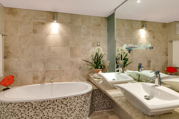 BON Hotel Waterfront Richards Bay 4*
