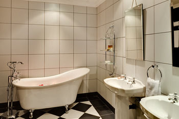 ANEW Hotel Hilton Pietermaritzburg 4*
