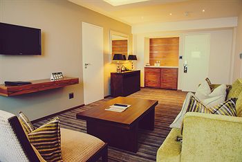 Premier Hotel Midrand 4*