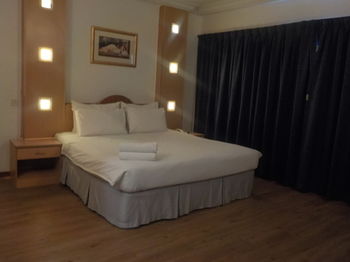 Fair Park Hotel 2*