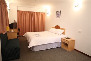 Fair Park Hotel 2*