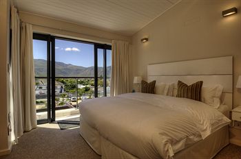 Whale Coast All Suite Hotel 4*