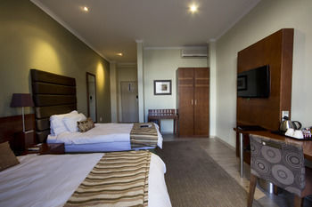 Protea Hotel by Marriott Upington 4*