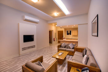 Copthorne Al Jahra Hotel & Resort 4*