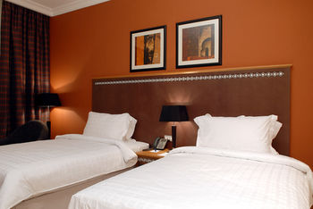 Copthorne Al Jahra Hotel & Resort 4*