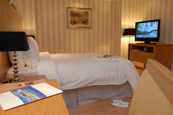 Copthorne Al Jahra Hotel & Resort 4*