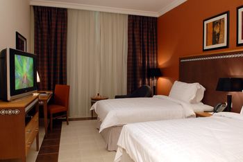 Copthorne Al Jahra Hotel & Resort 4*