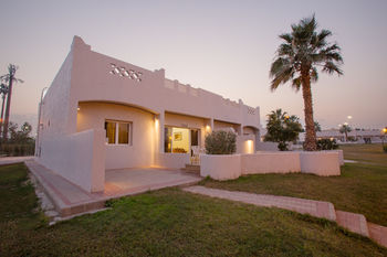 Copthorne Al Jahra Hotel & Resort 4*